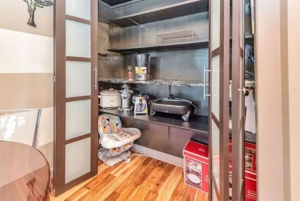 The convenient pantry allows you to see/store all your dry goods. 