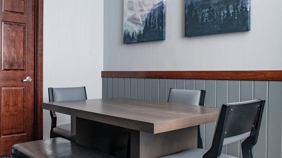 Please note your condo may vary slightly from the picture.