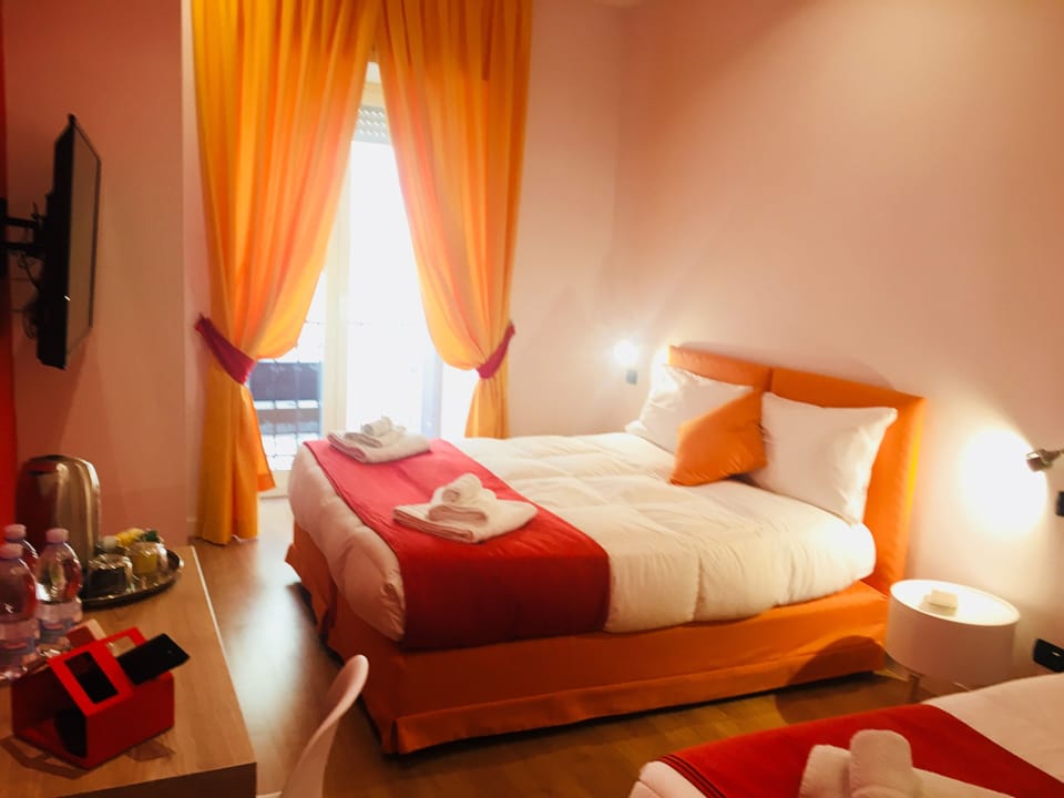 Standard Triple Room, Ensuite (Red) | Premium bedding, memory foam beds, in-room safe, desk