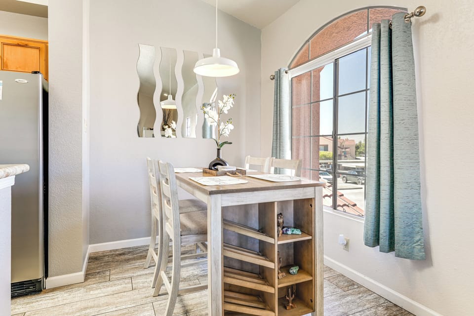 Dining Space | Dishware/Flatware