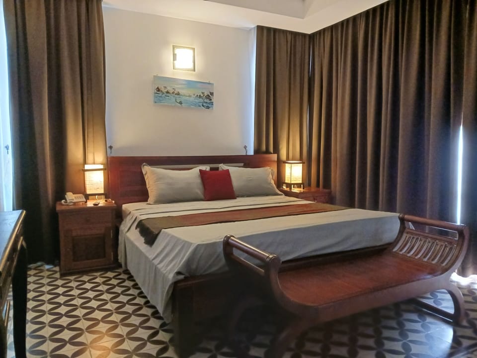In-room safe, desk, laptop workspace, blackout drapes