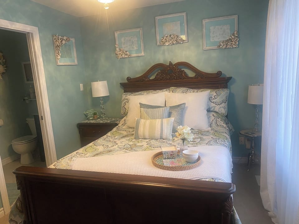 The Sauvignon Blanc Room, 1 Queen Bed | Free WiFi