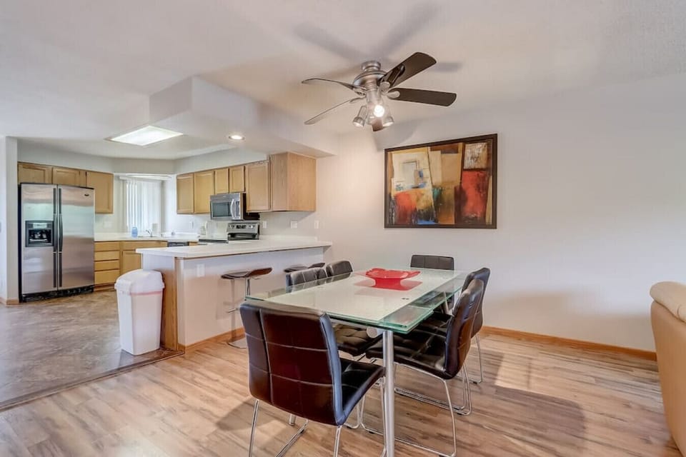 Dining table seats 6