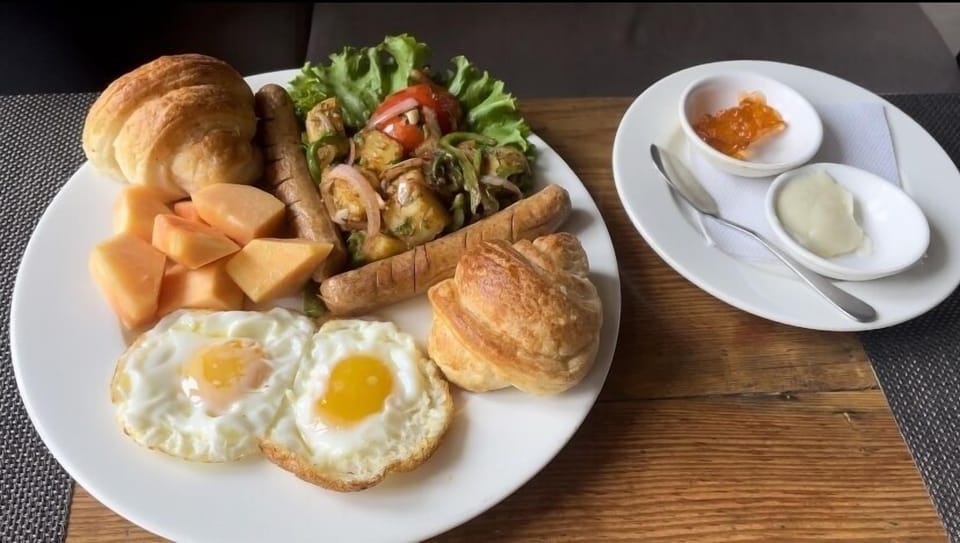 Free daily full breakfast