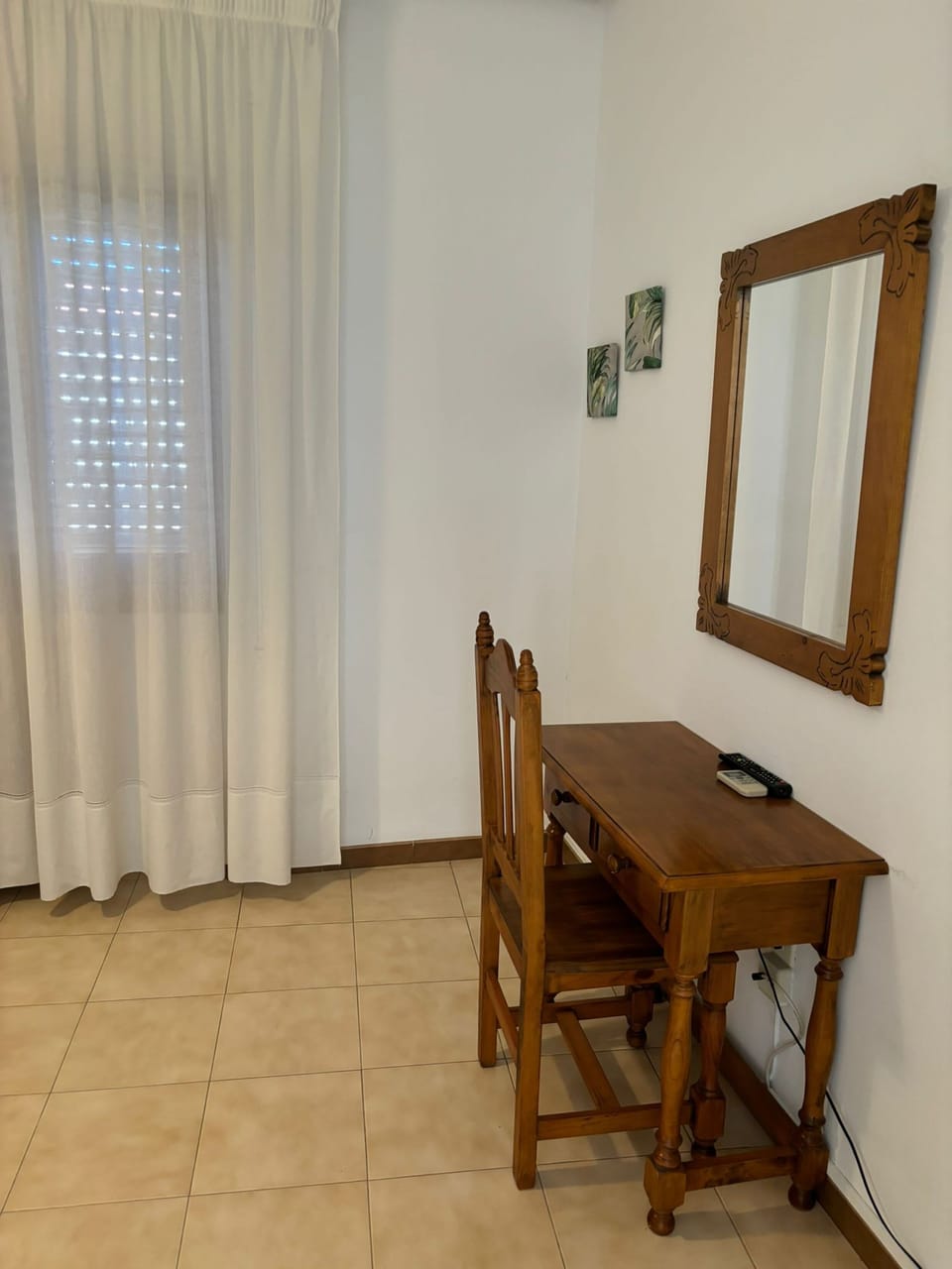 Economy Double Room | Desk, bed sheets