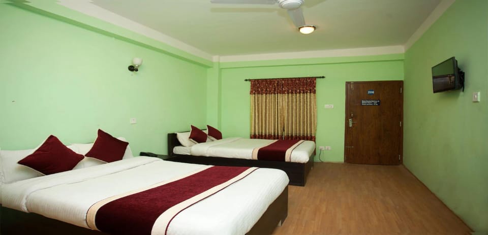 Double Room | Free WiFi, bed sheets