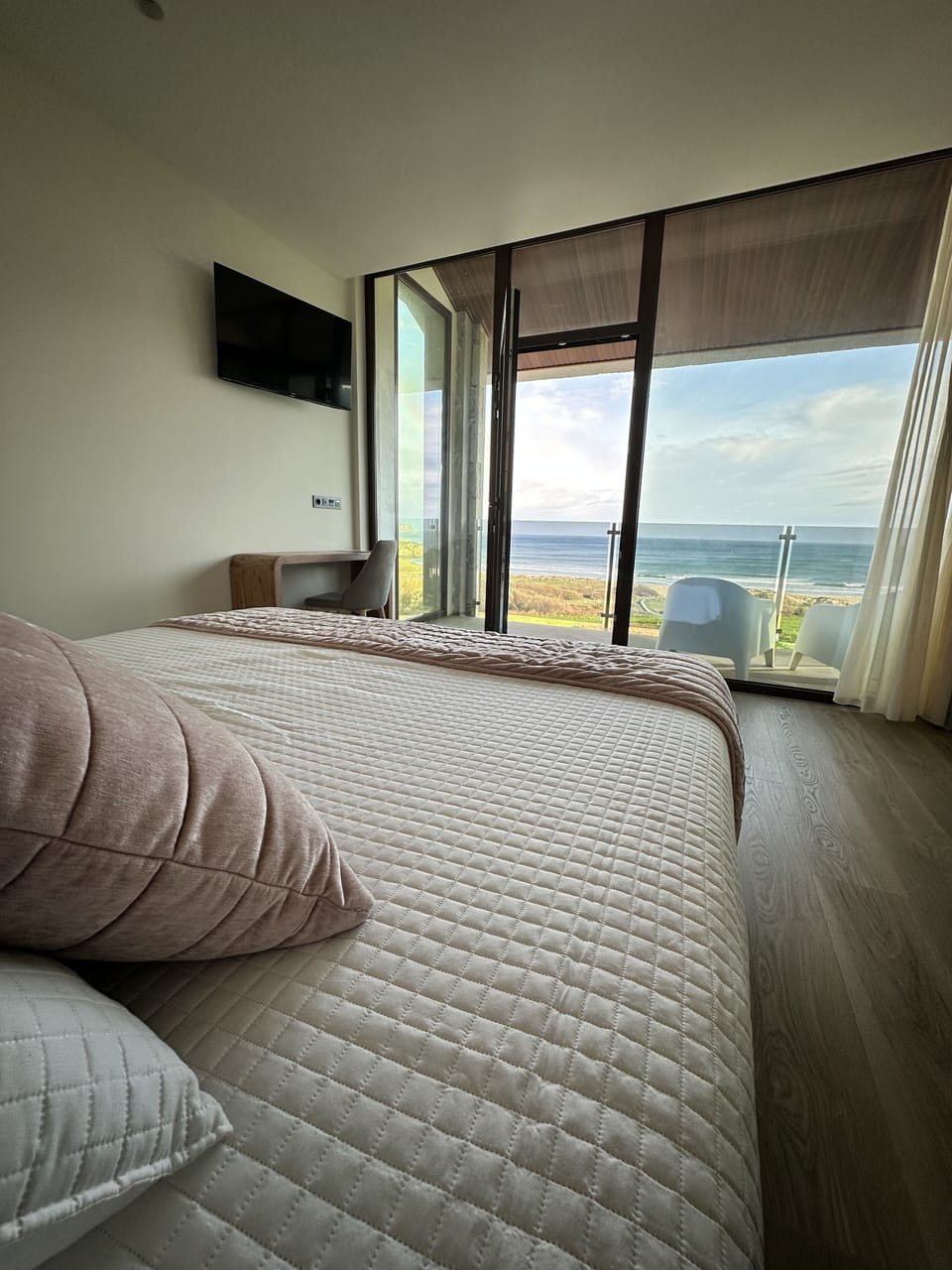 Superior Room, Terrace, Sea View | Minibar, in-room safe, free WiFi, bed sheets
