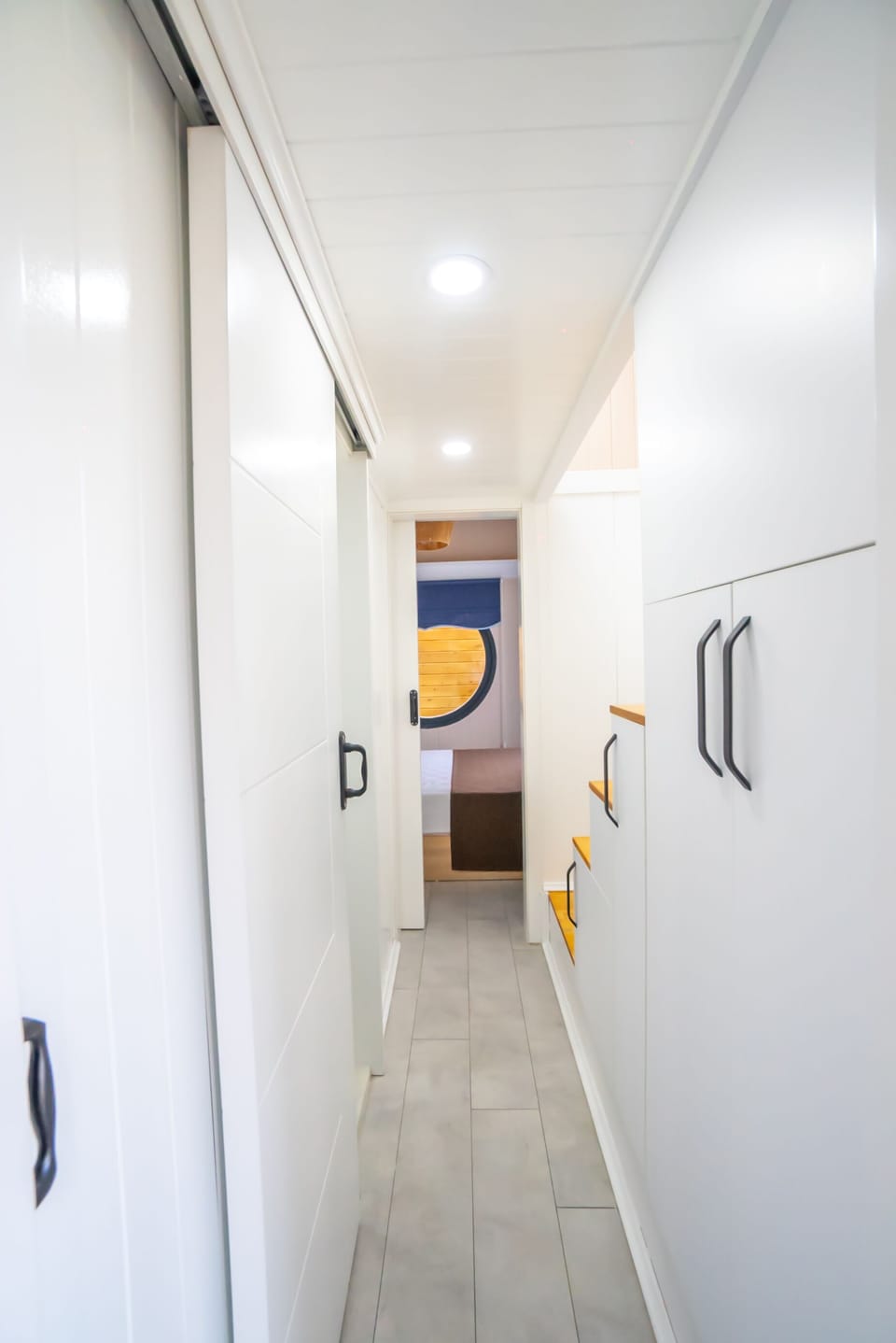 Comfort Twin Room, Terrace | Bathroom | Free toiletries, hair dryer, slippers, towels
