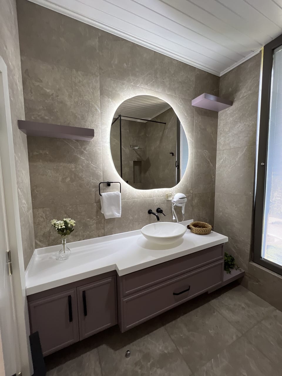 Premium Villa, Jetted Tub, Pool View | Bathroom | Free toiletries, hair dryer, slippers, towels