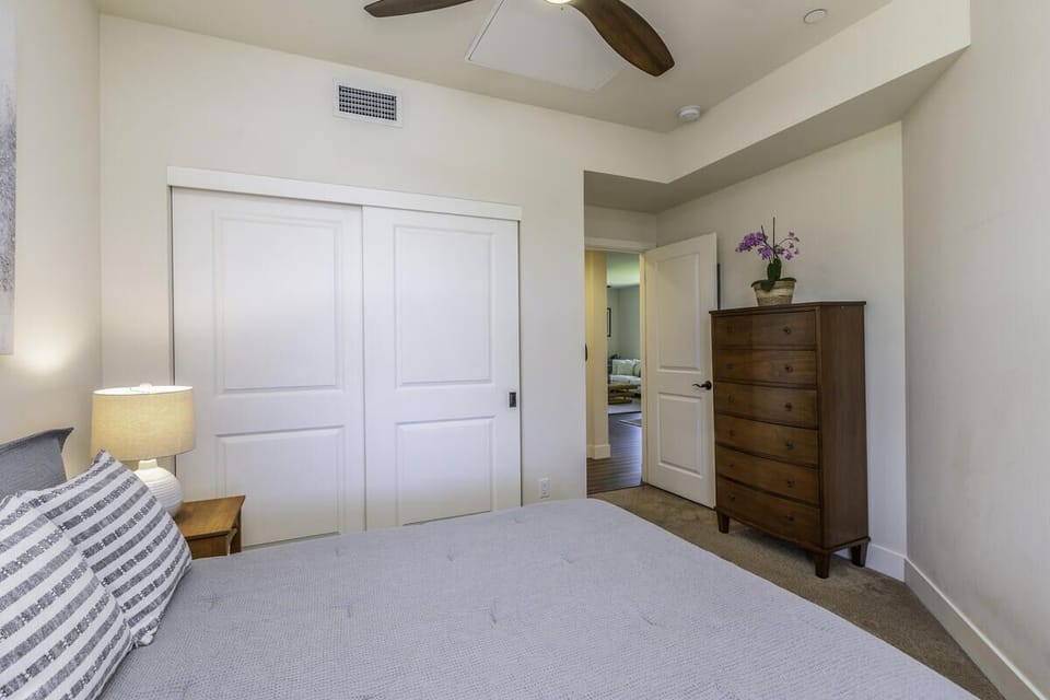 Queen Bedroom