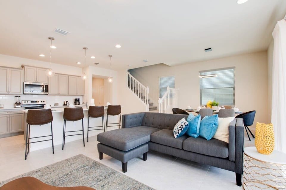 8916Sydney,WindsoratWestside_12