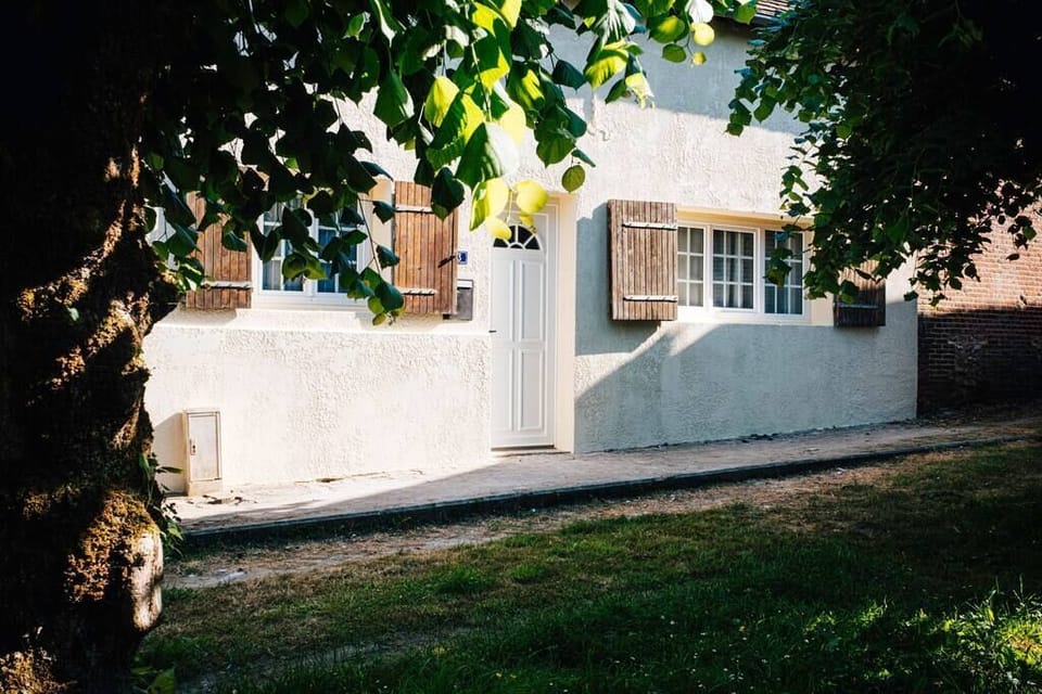Outside view (1)