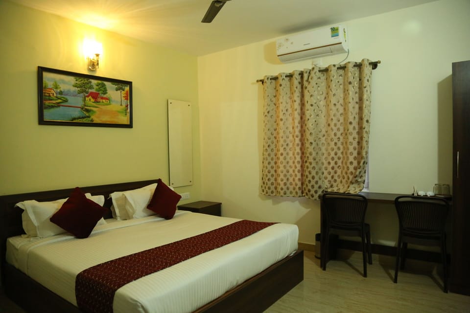 Standard Double Room | Desk, laptop workspace, blackout drapes, free WiFi