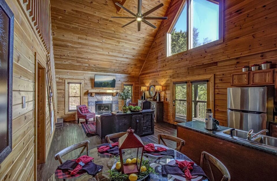 Bear Mountain Hideaway's cozy living area