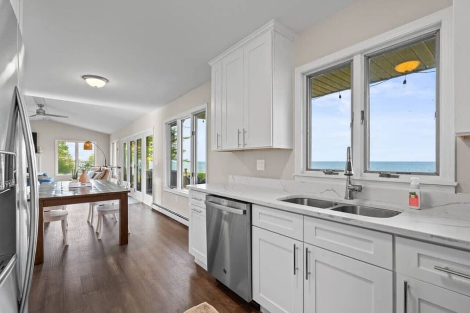 Open floor plan great for spending time with loved ones