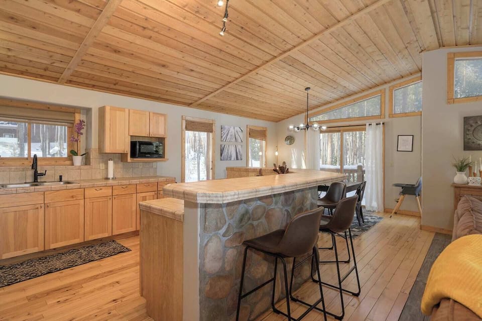 Breakfast bar