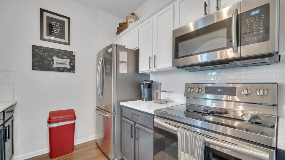 Fully stocked kitchen - with pots, pans, cups, dishes, children dishes/cups