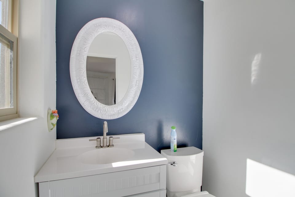 En-Suite Half Bathroom | 2nd Floor