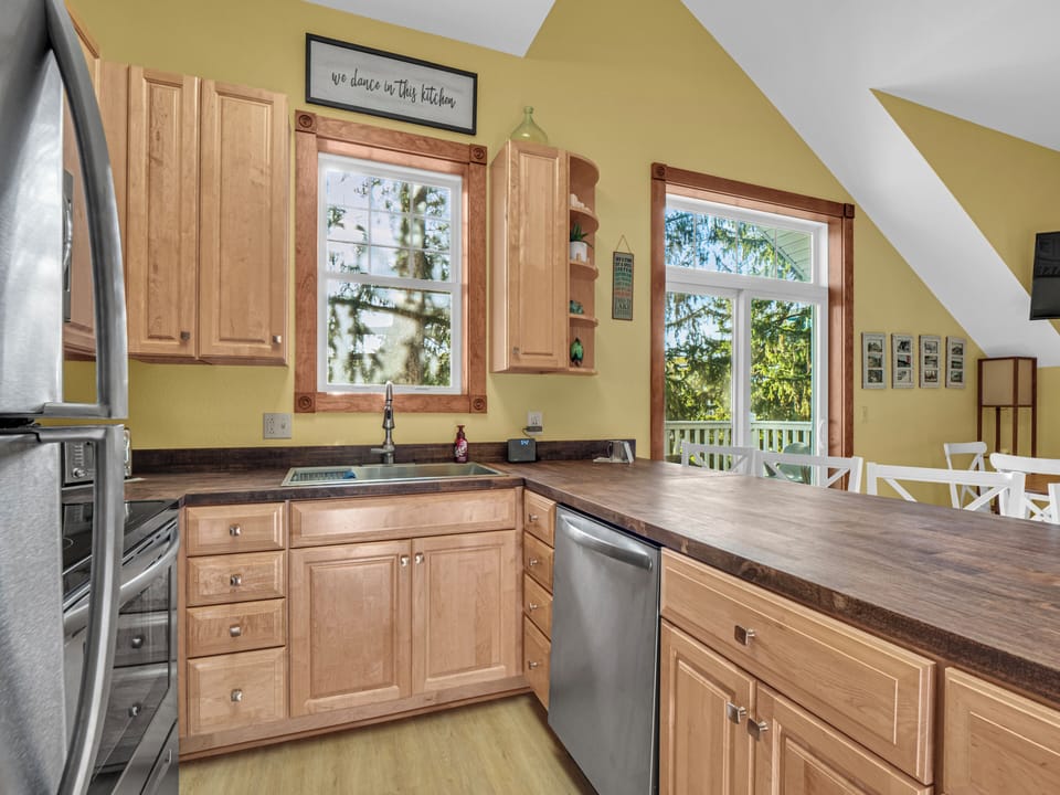 Interior Kitchen pic 1