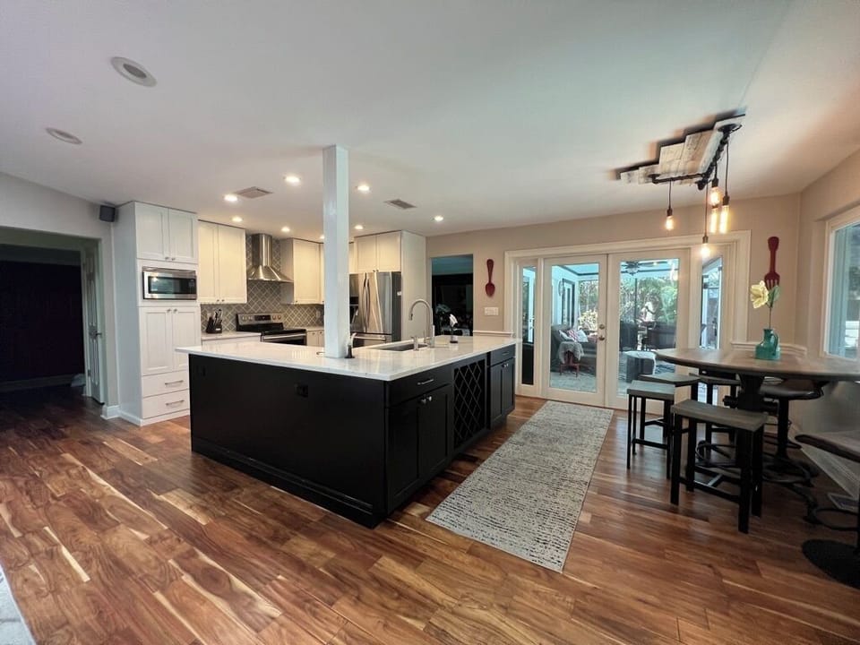 Kitchen and breakfast nook