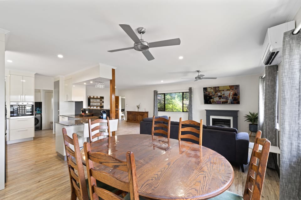 Luxury House | Dining room