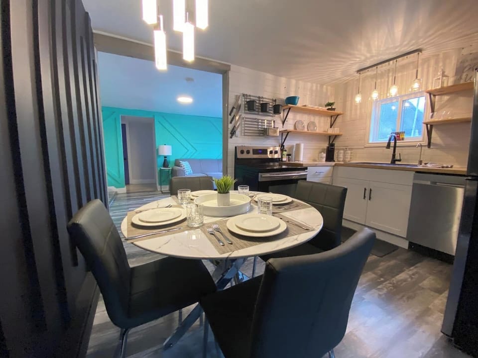 Experience the charm of dining 
at a dedicated 4-seater table for a delightful culinary experience