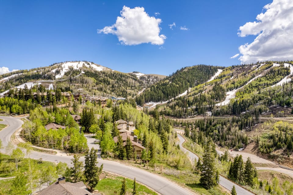 Easy access to the lifts and slopes.