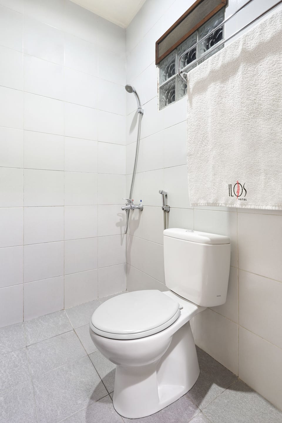 Superior Room | Bathroom | Shower, free toiletries, hair dryer