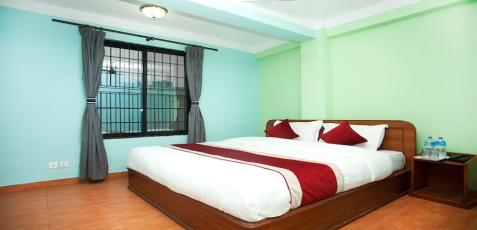 Deluxe Single Room | Free WiFi, bed sheets