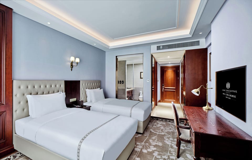 Deluxe Room | Premium bedding, pillowtop beds, in-room safe, individually decorated