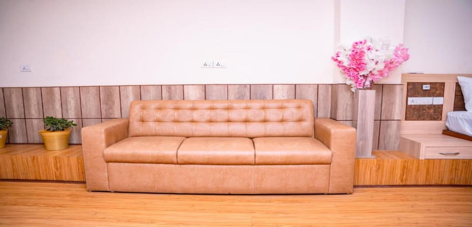 Suite | Free WiFi, bed sheets