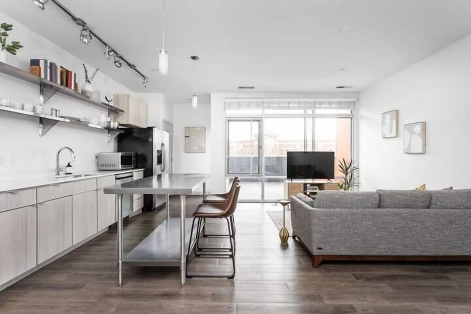 Apartment | Private kitchen | Fridge, microwave, oven, stovetop
