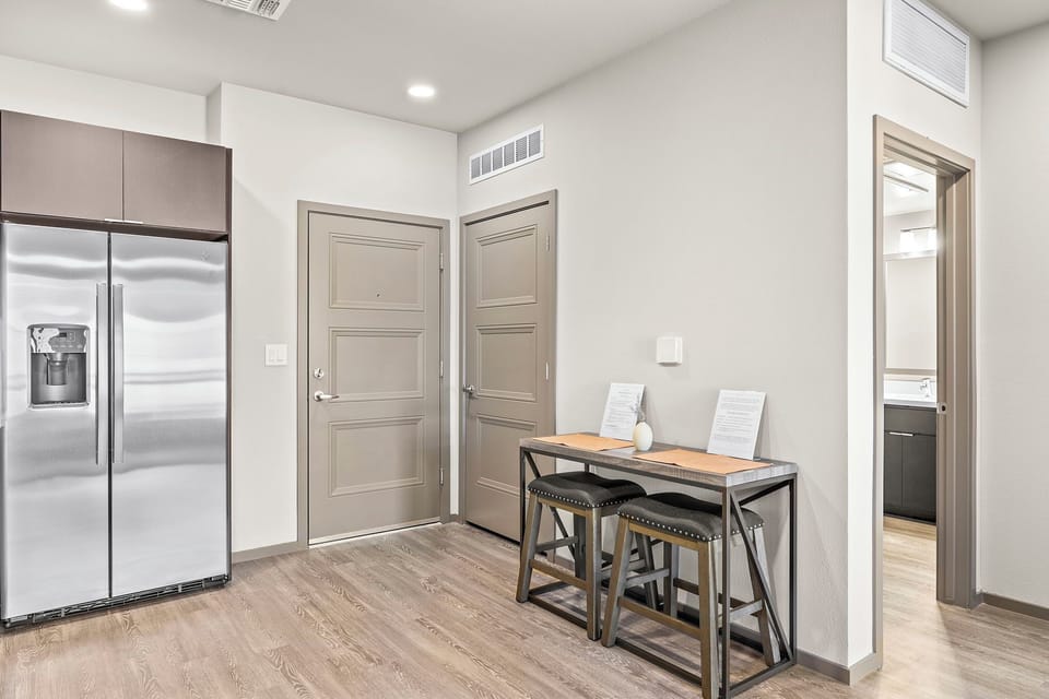 Apartment, 3 Bedrooms | Private kitchen | Fridge, microwave, oven, stovetop