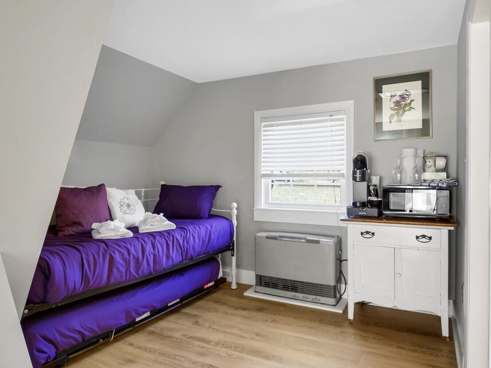 Appledore | Desk, iron/ironing board, free WiFi, bed sheets