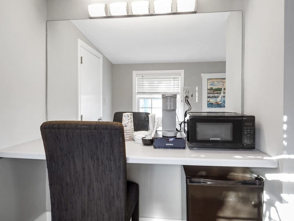 Heritage | Bathroom | Free toiletries, hair dryer