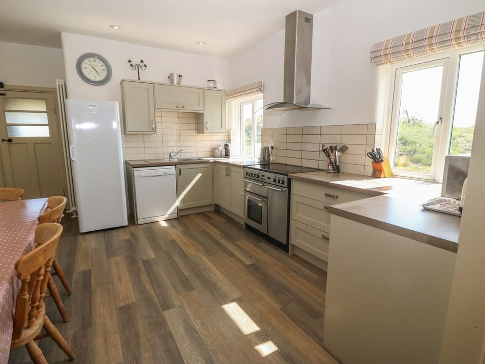 Fridge, dishwasher, electric kettle, toaster