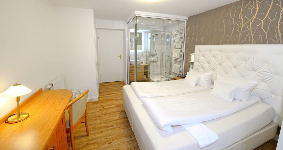 Panoramic Double Room | Bathroom | Shower, hair dryer, bathrobes, towels
