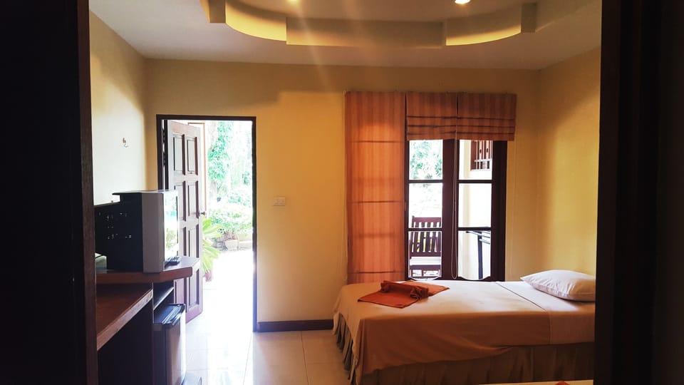 Superior Room | In-room safe, desk, blackout drapes, WiFi (free)