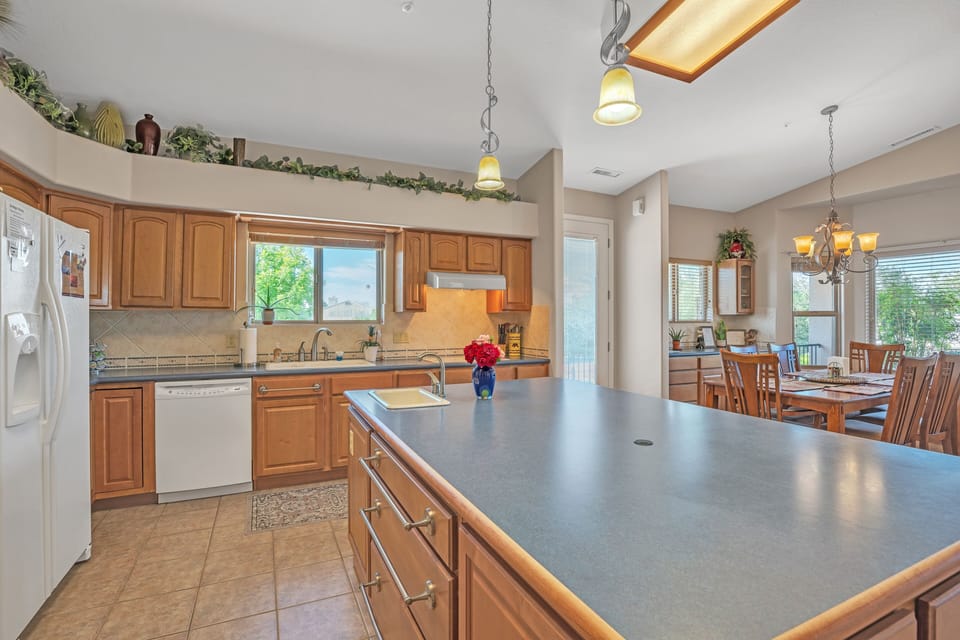 House, 3 Bedrooms | Private kitchen | Coffee/tea maker, fridge, oven, toaster