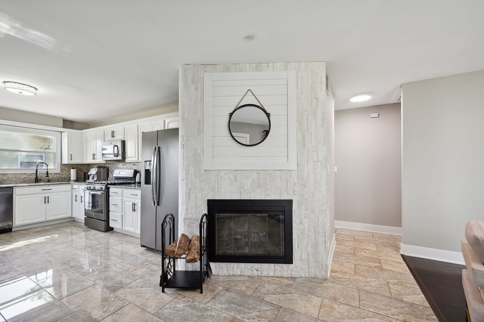 House, 3 Bedrooms | Private kitchen | Fridge, oven, coffee/tea maker, electric kettle