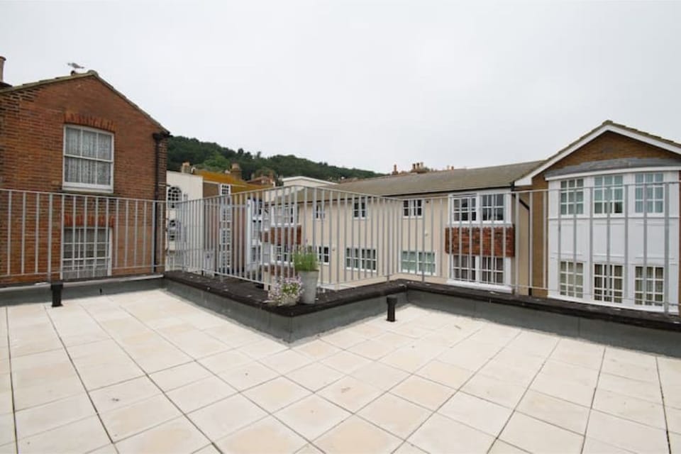 2nd floor roof terrace