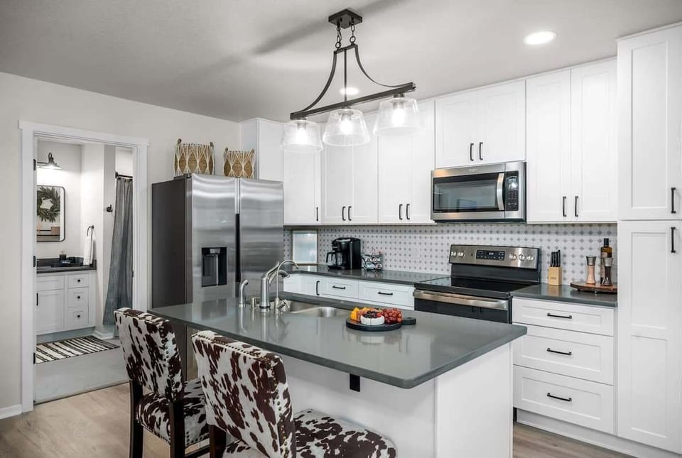Full kitchen