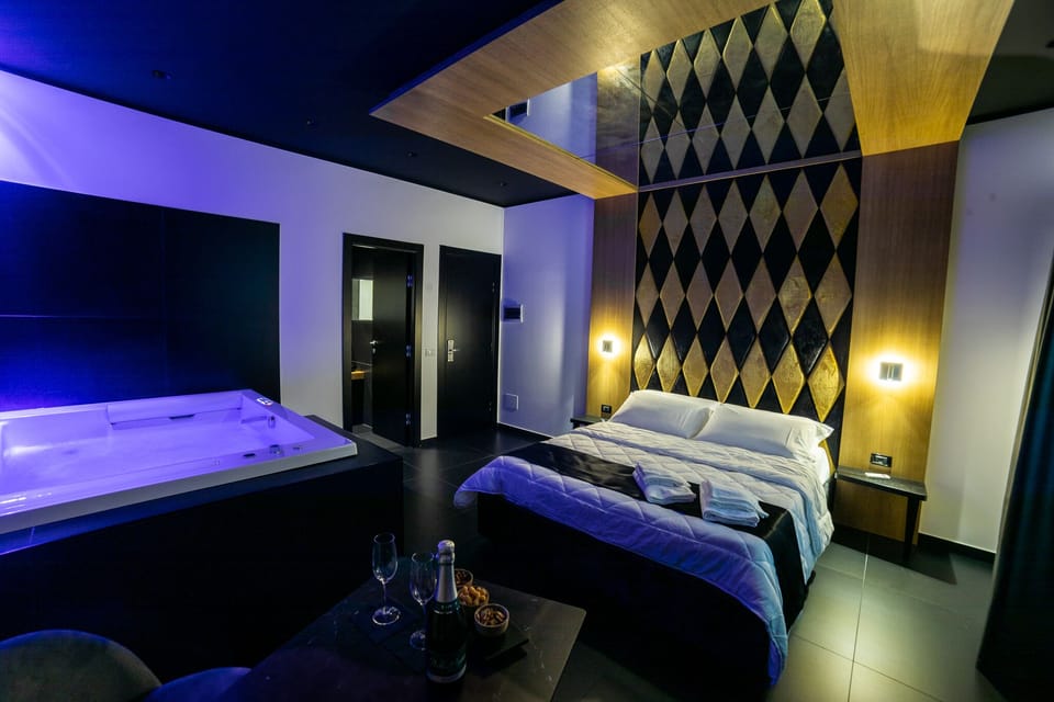Premium Suite | 1 bedroom, soundproofing, free WiFi, bed sheets