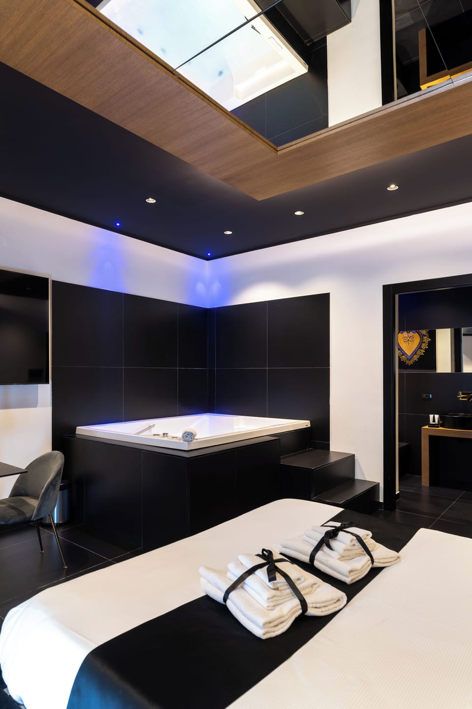 Premium Suite | 1 bedroom, soundproofing, free WiFi, bed sheets