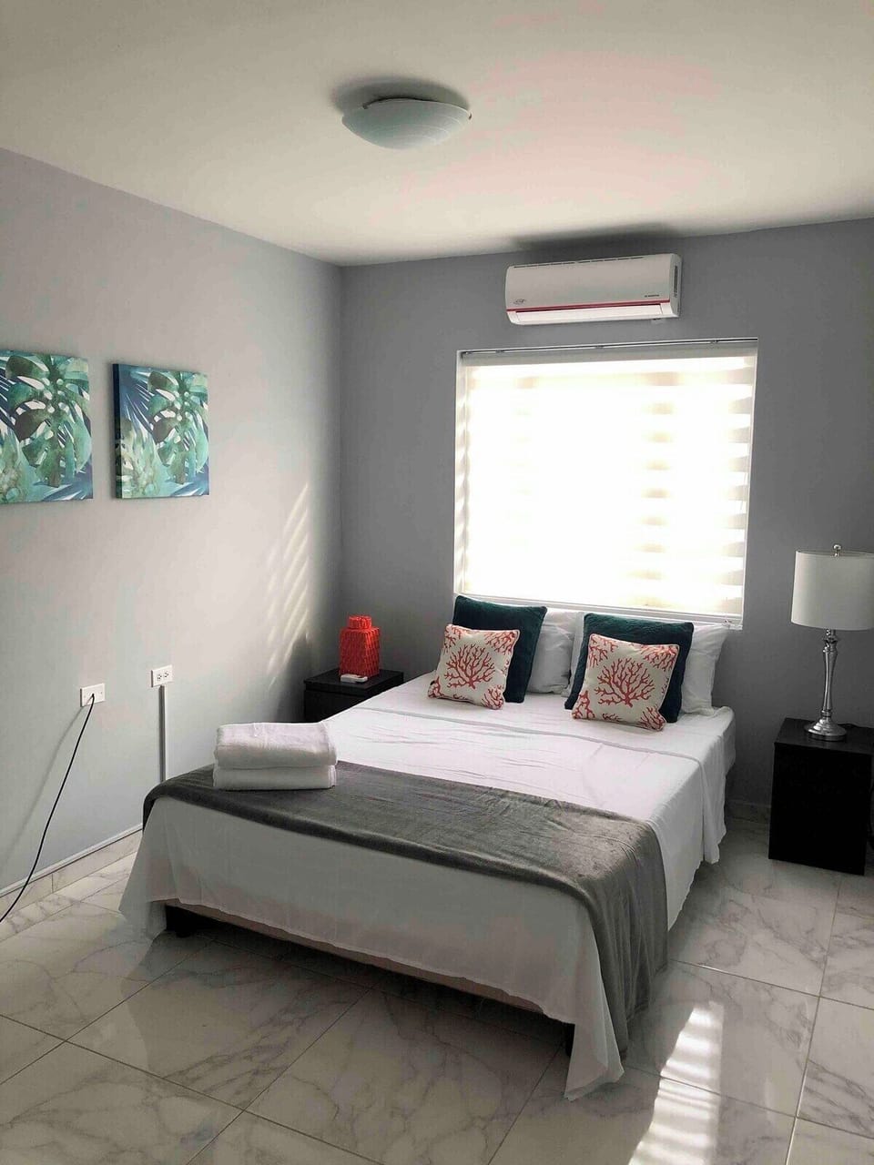 Xevize Apartment 2-Modern 2BRD-1BTH-perfect location (233)