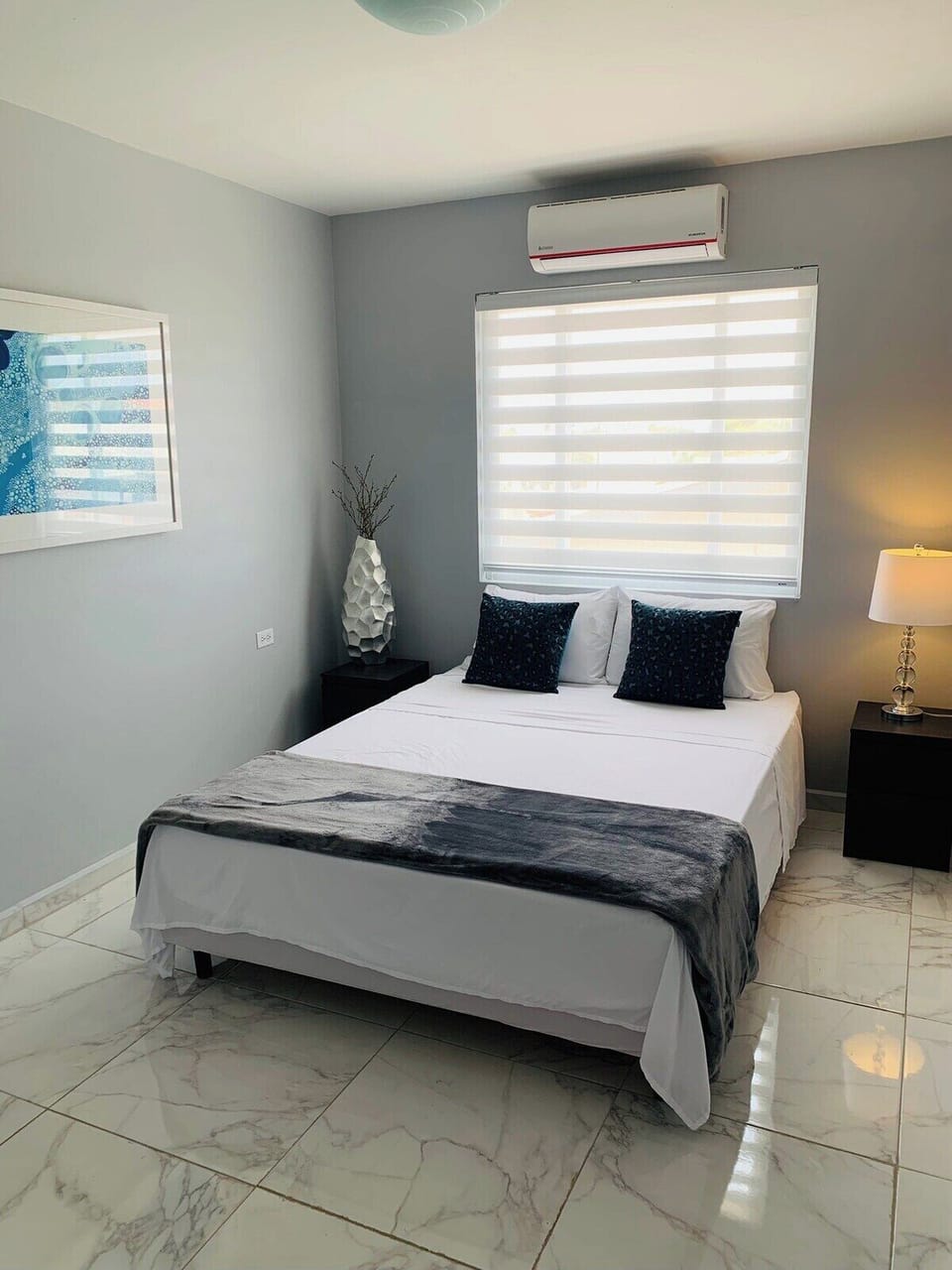 Xevize Apartment 3-Modern2BDR-1BTH-perfect location (260)