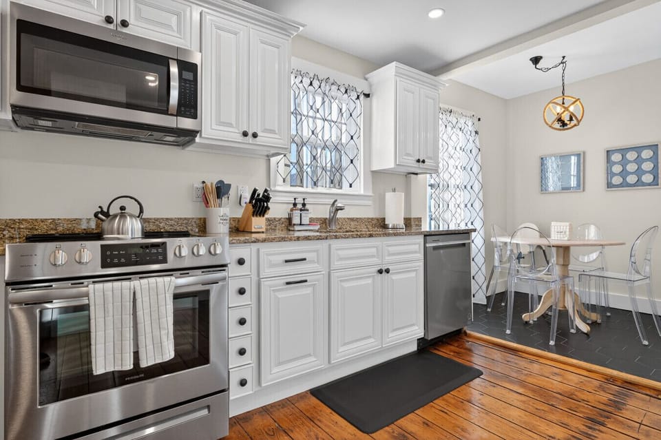 Fully stocked kitchen.
