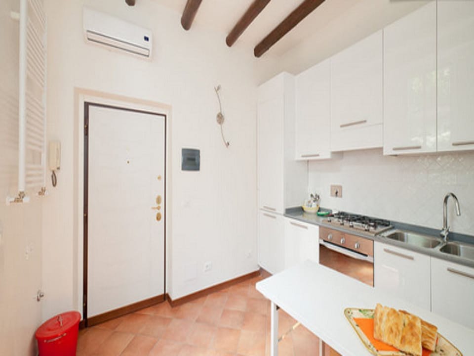 Apartment, 2 Bedrooms, Kitchen | Private kitchen | Full-size fridge, paper towels