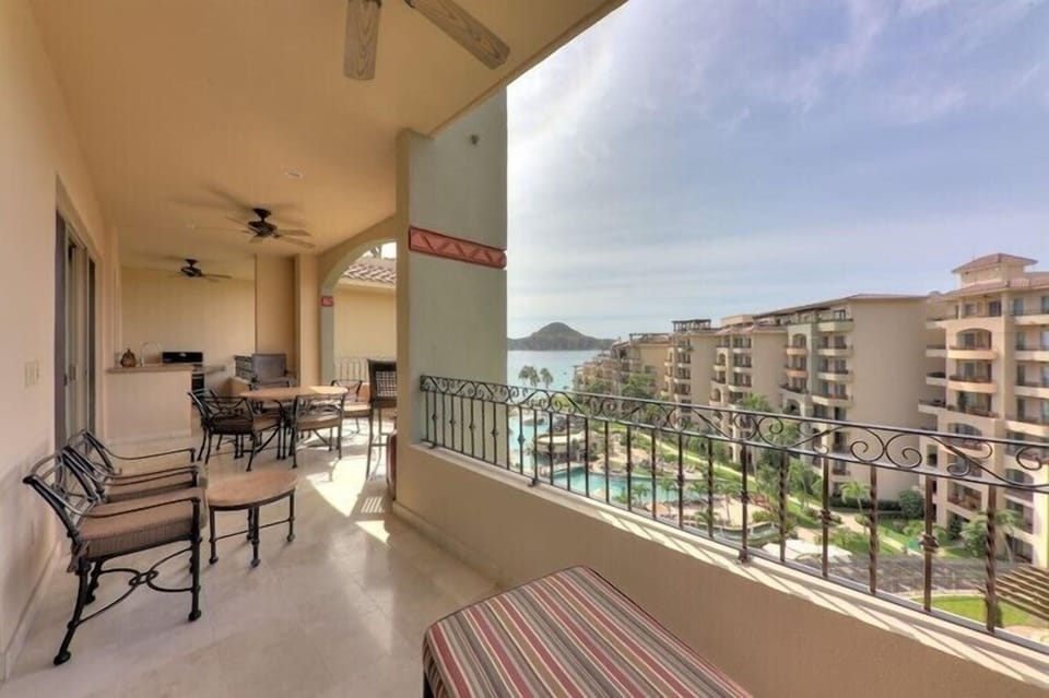Extra large terrace!