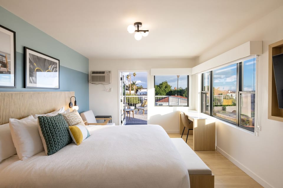 Room, 1 King Bed, Ocean View | Iron/ironing board, free WiFi, bed sheets